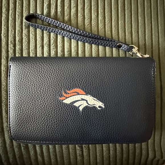 Denver Broncos  Leather Wristlet Clutch Wallet - Picture 1 of 1